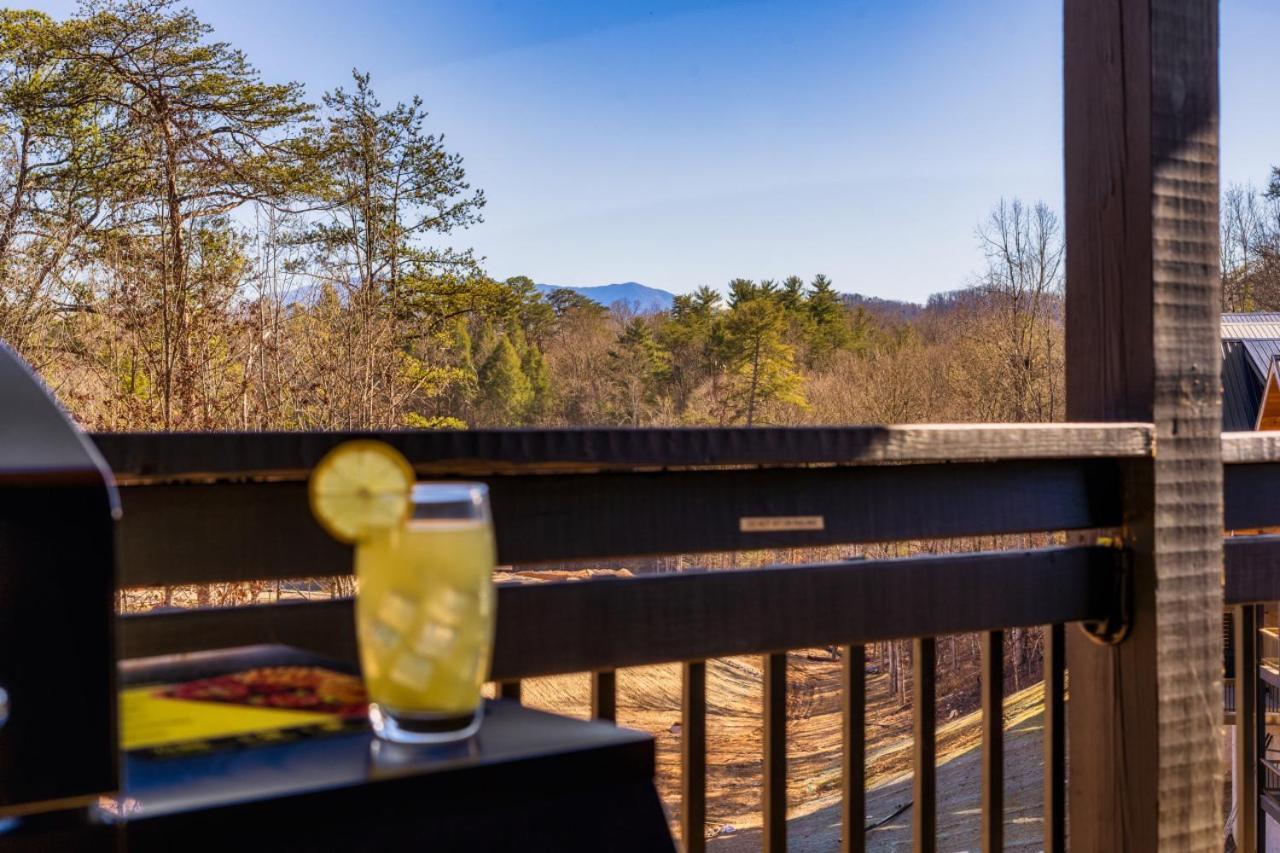 Private Indoor Pool Cabin W/ Game Room & Hot Tub! Pigeon Forge Buitenkant foto